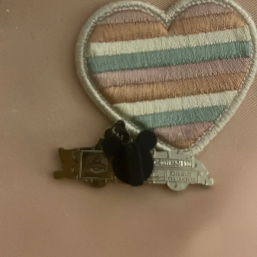 Disney Pin - Picture 2 of 2